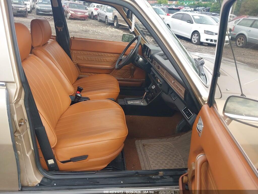 VF3CD21E9CS604149 1982 PEUGEOT 504 photo no. 5
