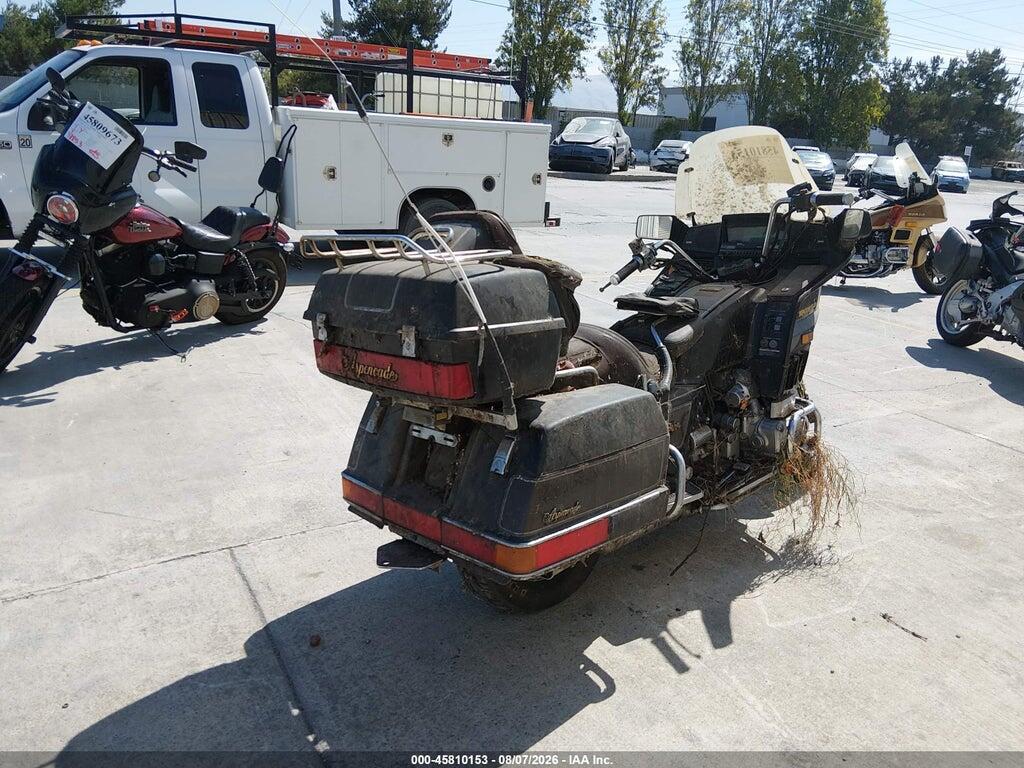 1HFSC1452EA021273 1984 HONDA GL1200 photo no. 4
