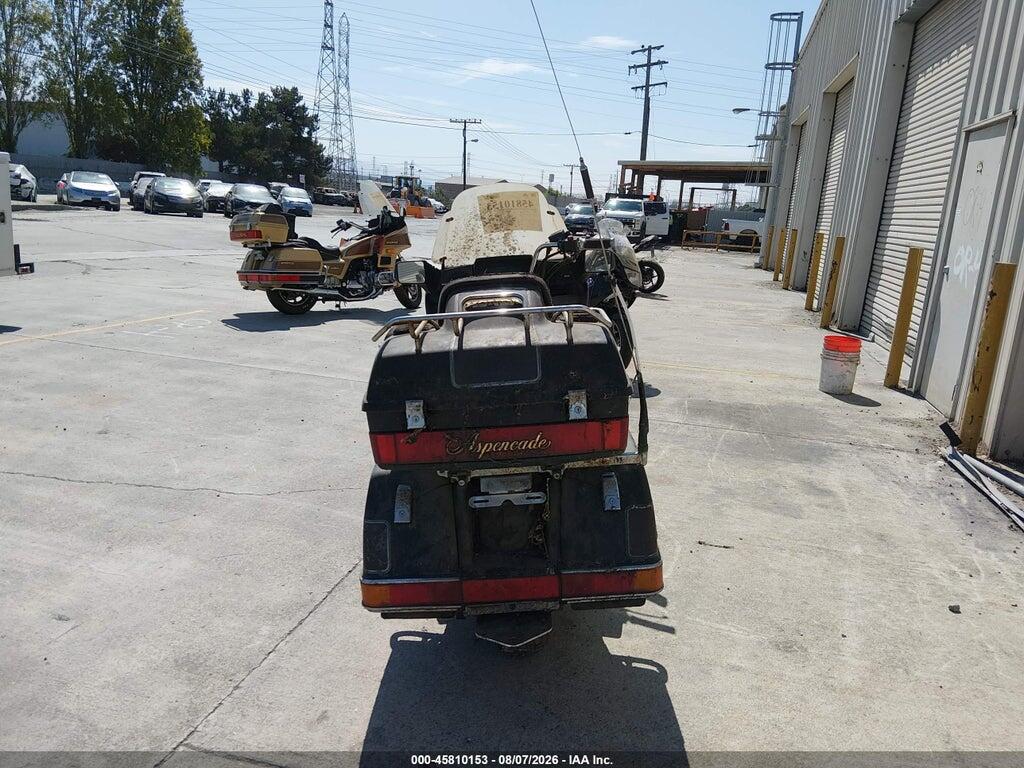 1HFSC1452EA021273 1984 HONDA GL1200 photo no. 6