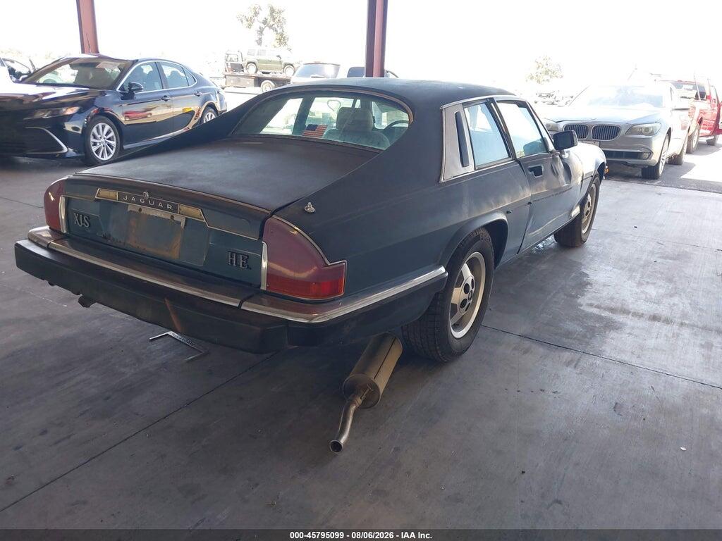 SAJNV5846FC121880 1985 JAGUAR XJS photo no. 4
