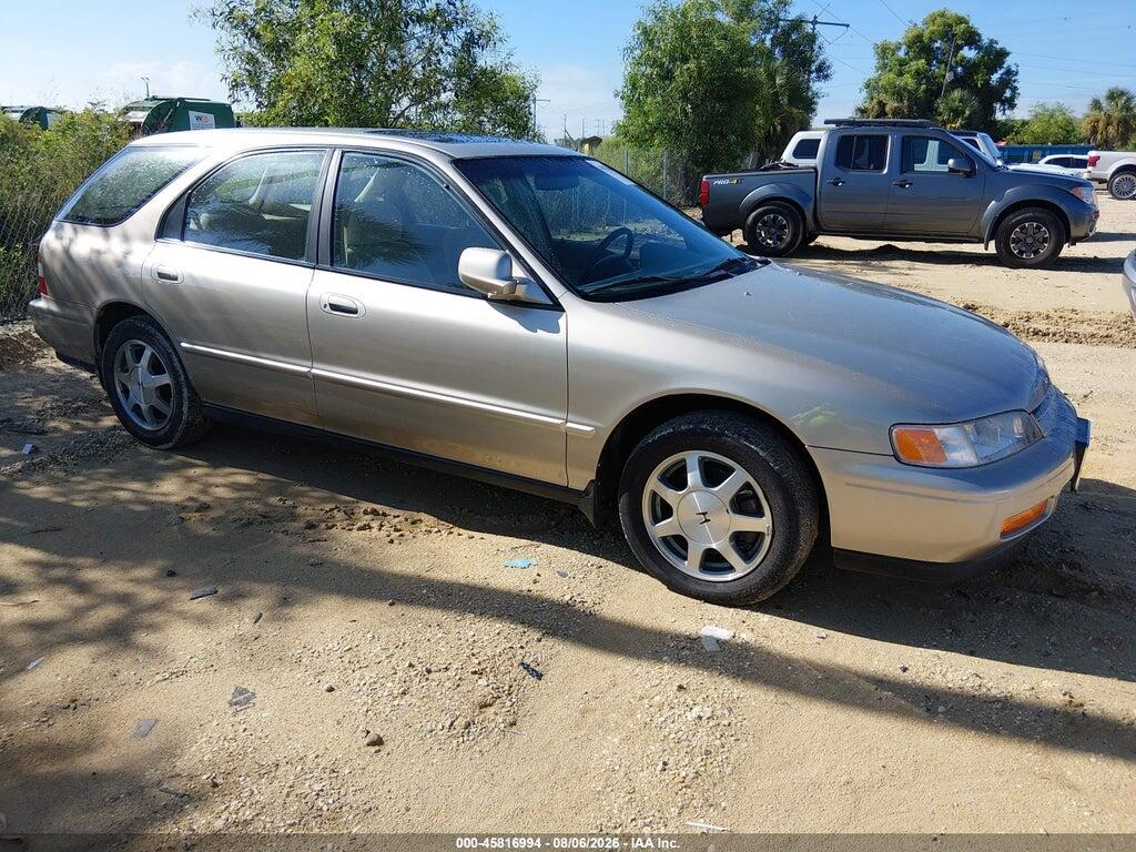 1HGCE1897SA001023 1995 HONDA ACCORD photo no. 1