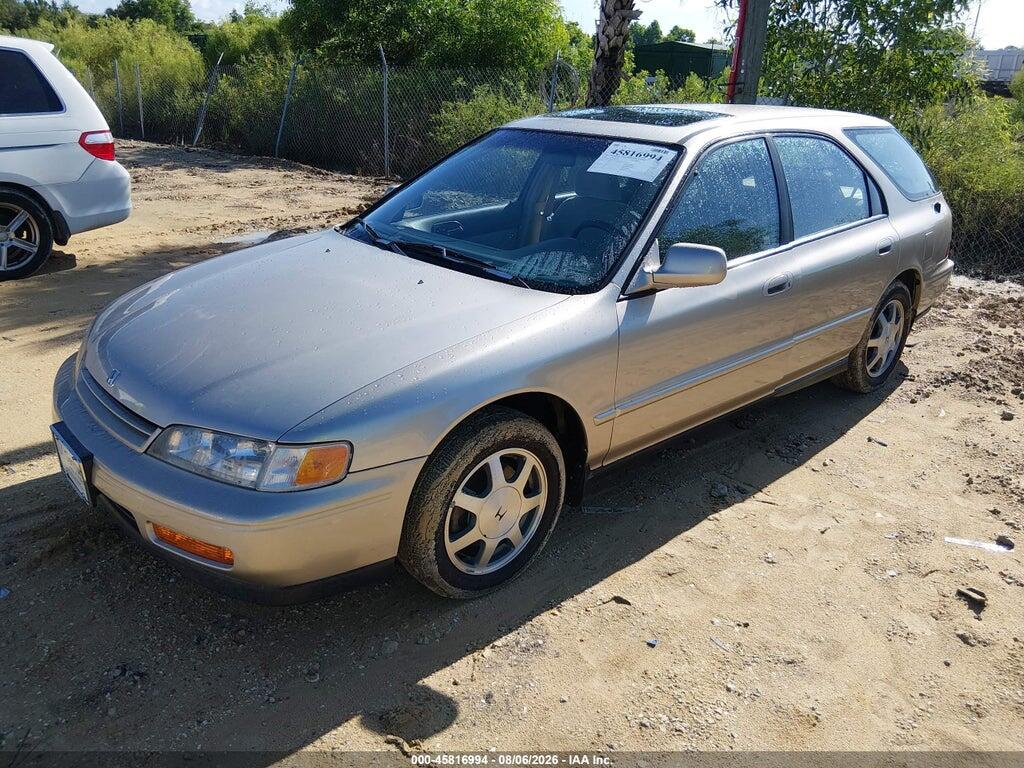 1HGCE1897SA001023 1995 HONDA ACCORD photo no. 2