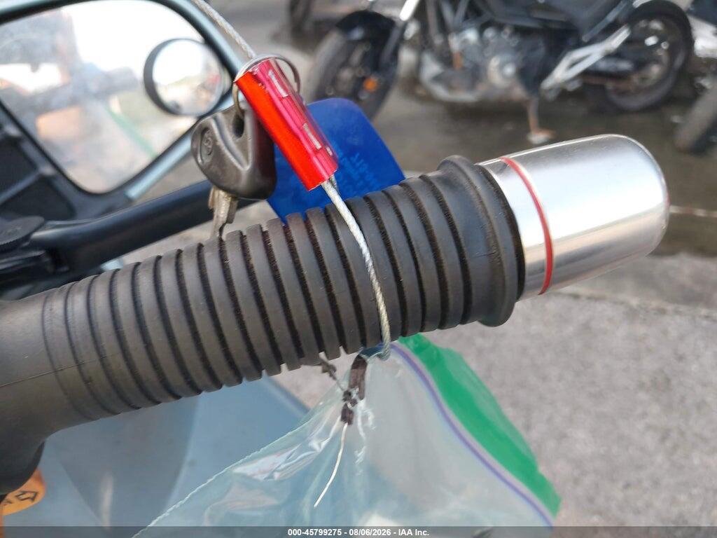 WB10418A8XZC65567 1999 BMW R1100 photo no. 11