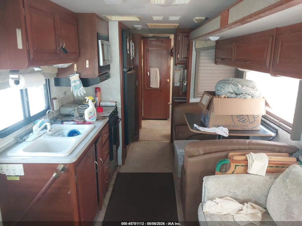 5B4MP67G323349633 2002 WORKHORSE CUSTOM CHASSIS MOTORHOME CHASSIS photo no. 8