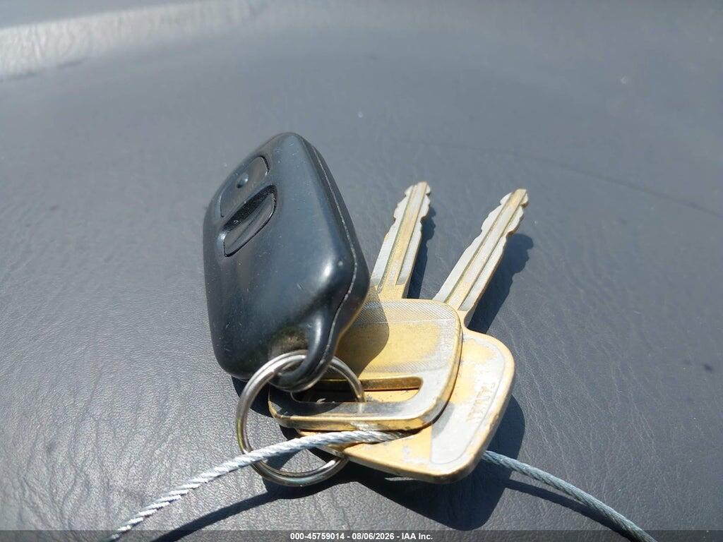 JTEEP21A840029915 2004 TOYOTA HIGHLANDER photo no. 11