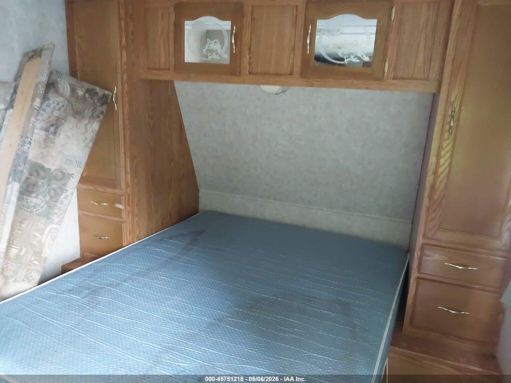 4X4TCKD2X4P090969 2004 CHEROKEE BY FOREST R LITE TRAVEL TRAILER photo no. 5