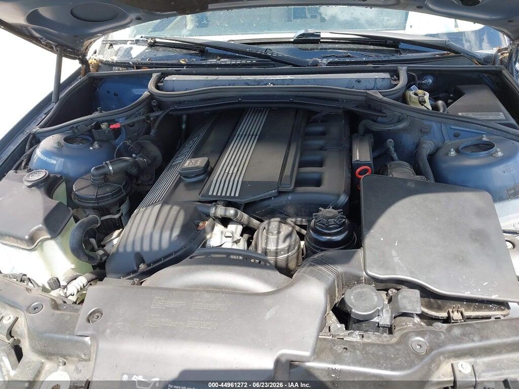 WBAEV33495KW19938 2005 BMW 325I photo no. 10
