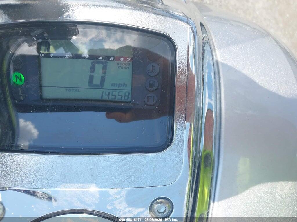 1HFSC46B95A301938 2005 HONDA VTX1800 photo no. 7