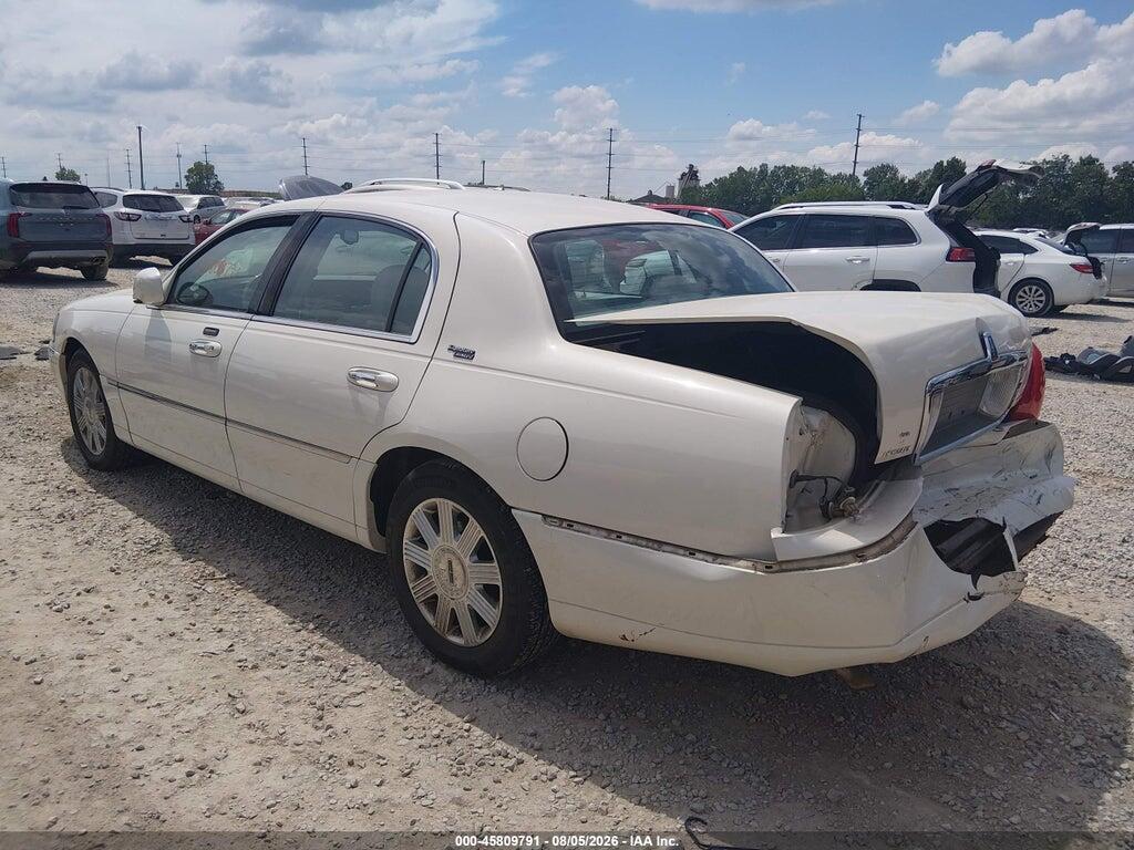 1LNHM82W15Y642223 2005 LINCOLN TOWN CAR photo no. 3
