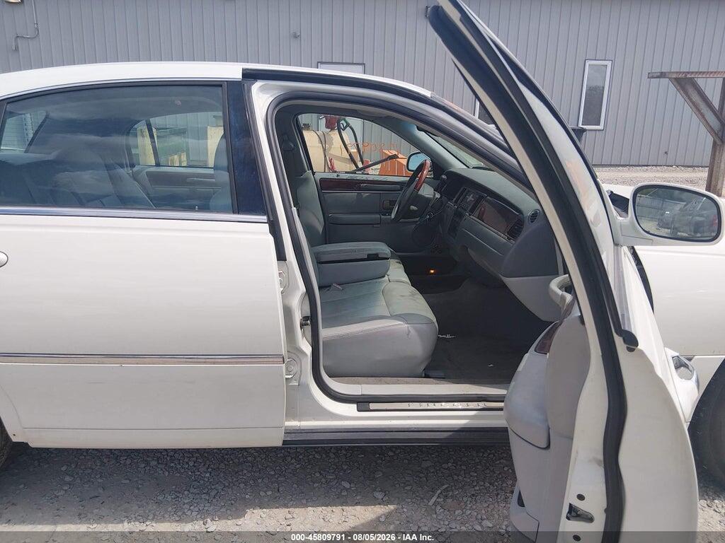 1LNHM82W15Y642223 2005 LINCOLN TOWN CAR photo no. 5
