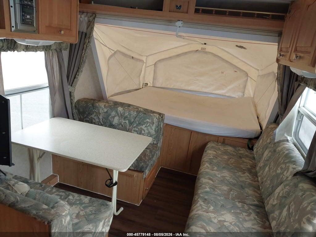 4X4TRLY205D086429 2005 FOREST RIVER 233 photo no. 5