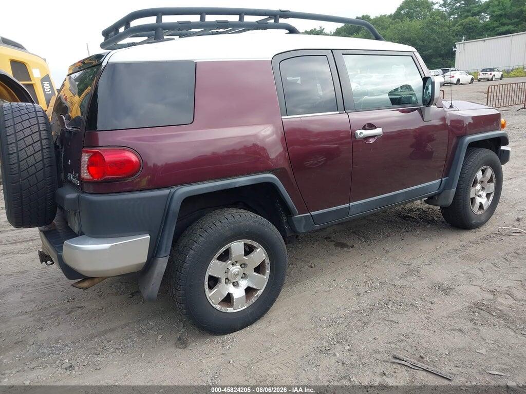 JTEBU11F670039302 2007 TOYOTA FJ CRUISER photo no. 2