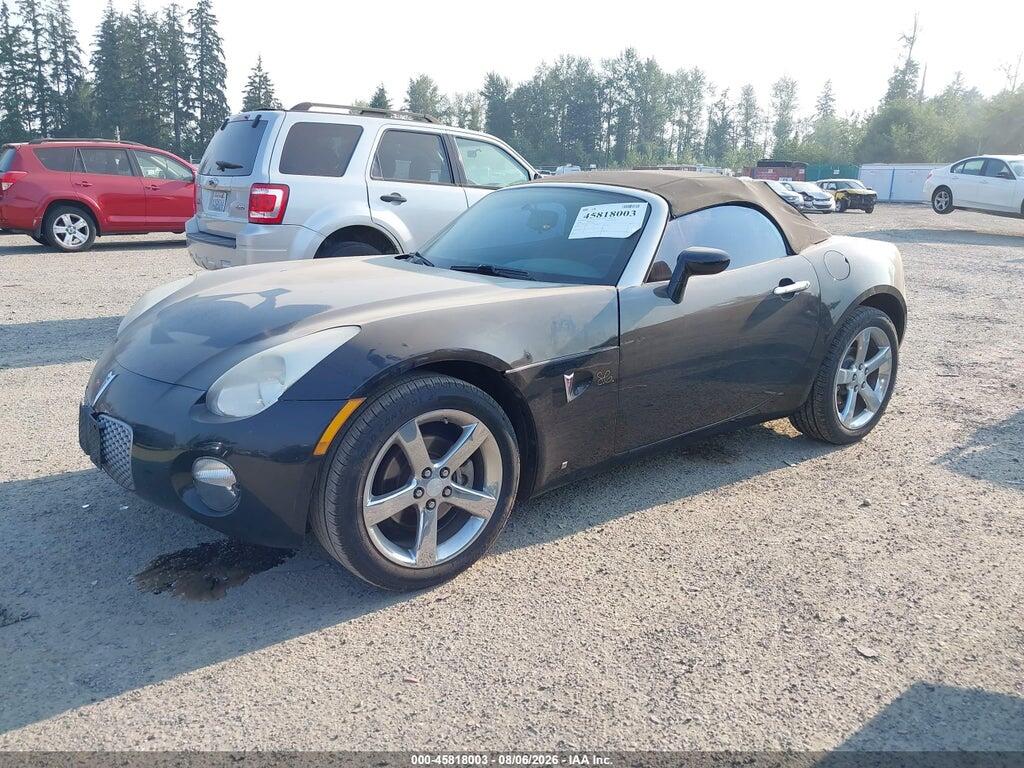 1G2MC35B18Y117558 2008 PONTIAC SOLSTICE photo no. 2