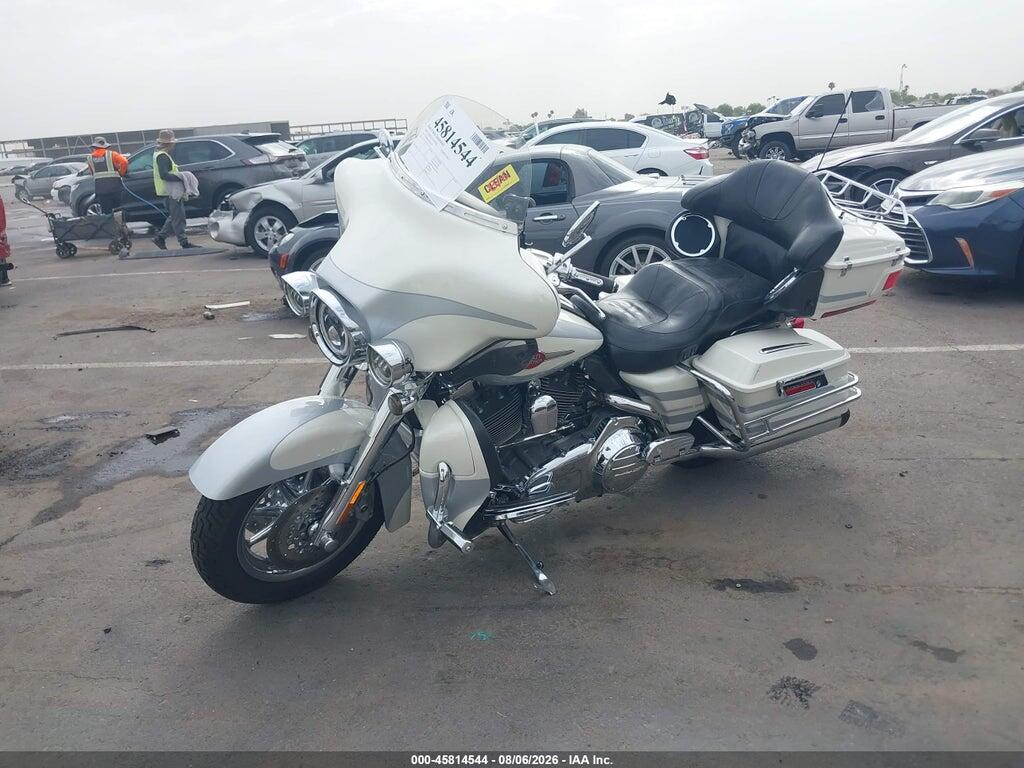 1HD1PR8148Y959575 2008 HARLEY-DAVIDSON FLHTCUSE3 photo no. 2