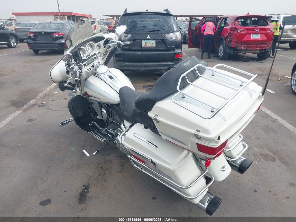 1HD1PR8148Y959575 2008 HARLEY-DAVIDSON FLHTCUSE3 photo no. 3