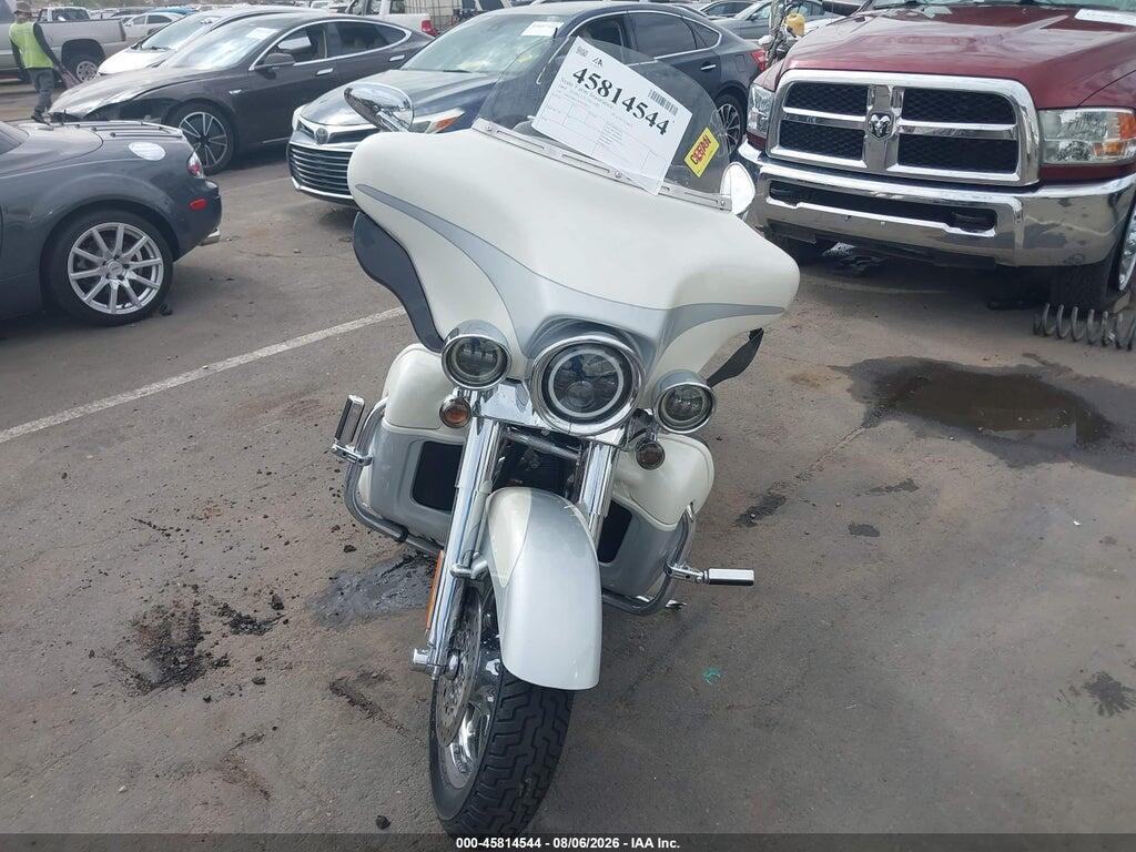 1HD1PR8148Y959575 2008 HARLEY-DAVIDSON FLHTCUSE3 photo no. 5
