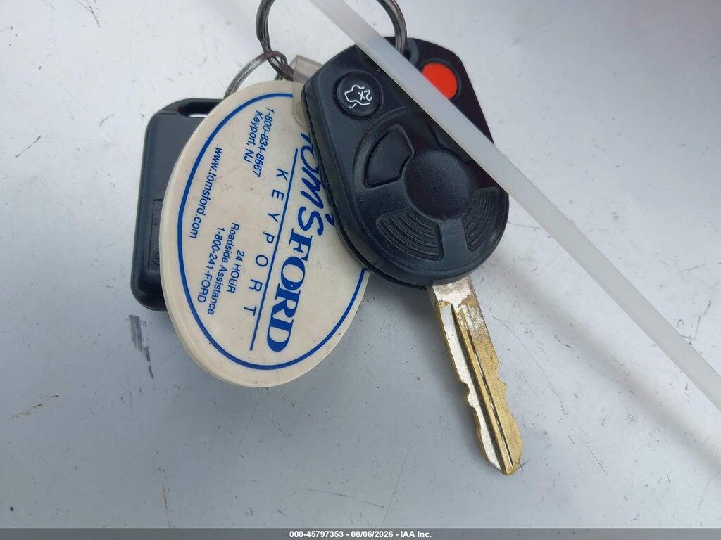 1FMCU93108KC14394 2008 FORD ESCAPE photo no. 11