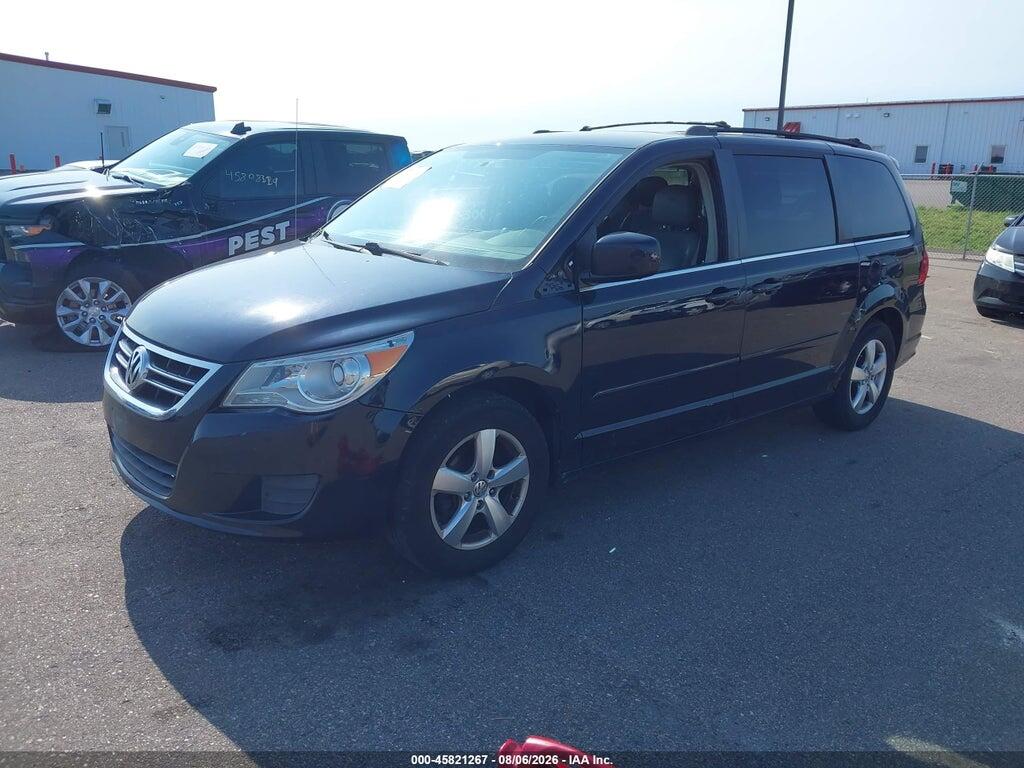 2V4RW3D19AR388286 2010 VOLKSWAGEN ROUTAN photo no. 2