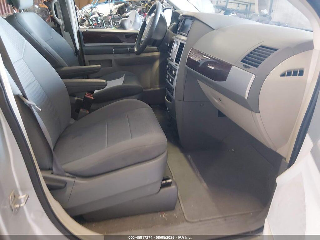 2A4RR5D19AR399795 2010 CHRYSLER TOWN & COUNTRY photo no. 5