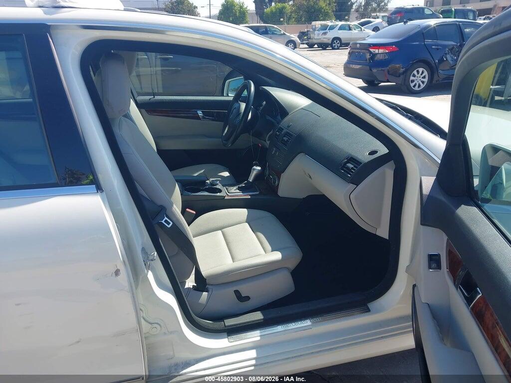 WDDGF5EB8AF429539 2010 MERCEDES-BENZ C 300 photo no. 5