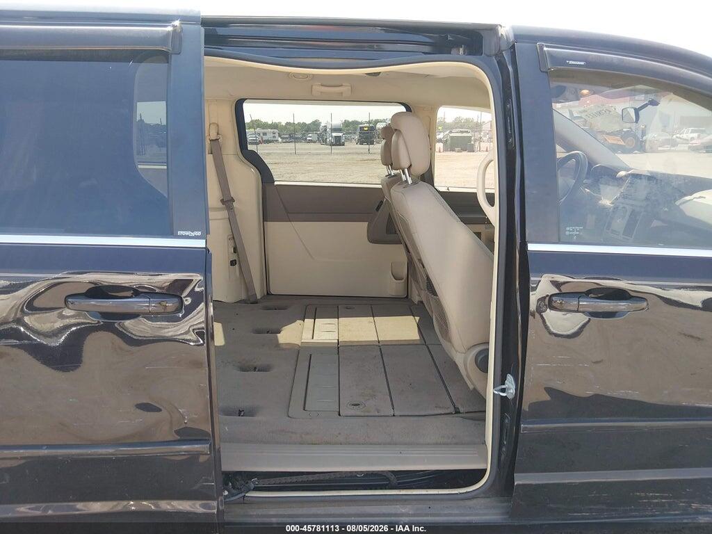 2A4RR2D15AR330200 2010 CHRYSLER TOWN & COUNTRY photo no. 8