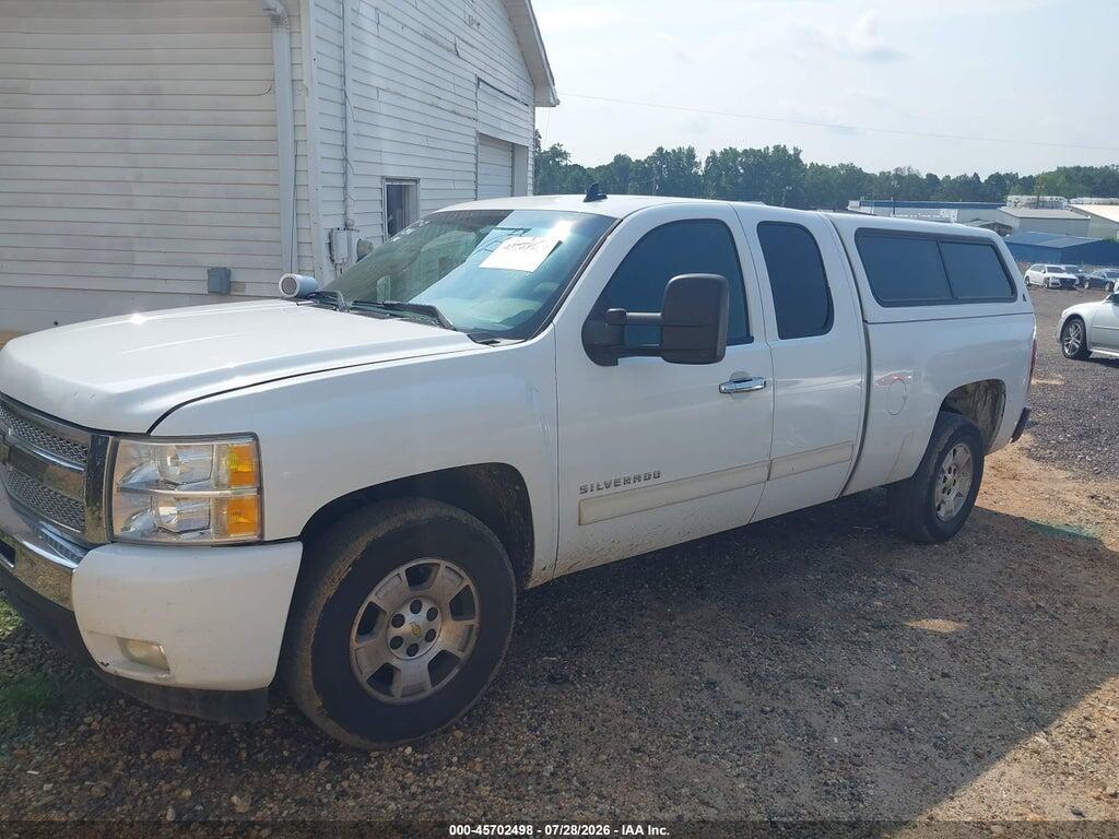1GCRCSE09BZ195159 2011 CHEVROLET SILVERADO 1500 photo no. 2