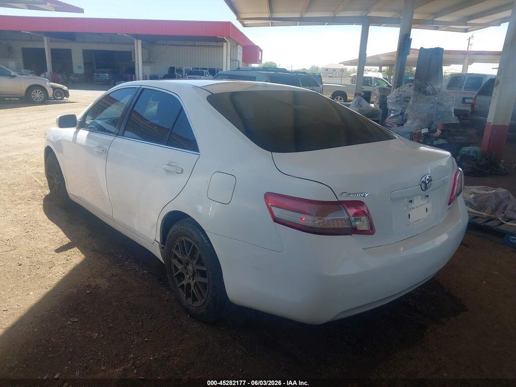 4T1BF3EK3BU649947 2011 TOYOTA CAMRY photo no. 3
