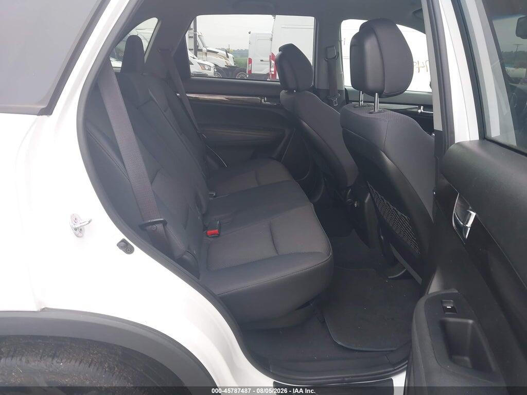 5XYKT4A19BG131763 2011 KIA SORENTO photo no. 8