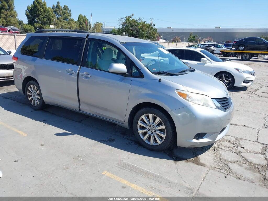 5TDJK3DC6BS004087 2011 TOYOTA SIENNA photo no. 1