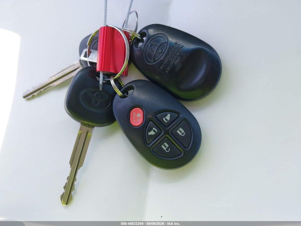 5TDJK3DC6BS004087 2011 TOYOTA SIENNA photo no. 11