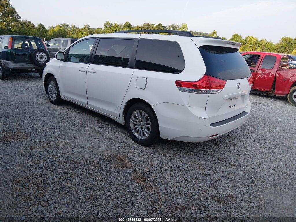 5TDYK3DC0BS014936 2011 TOYOTA SIENNA photo no. 3