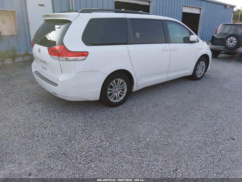 5TDYK3DC0BS014936 2011 TOYOTA SIENNA photo no. 4