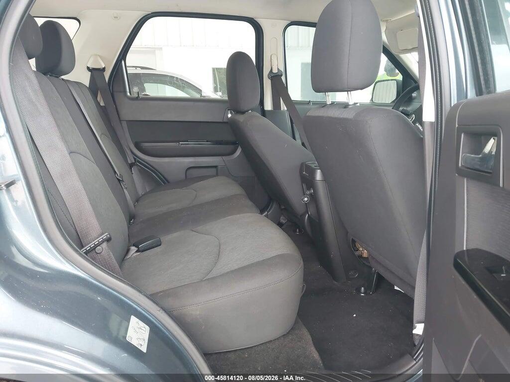 4F2CY0C74BKM00651 2011 MAZDA TRIBUTE photo no. 8
