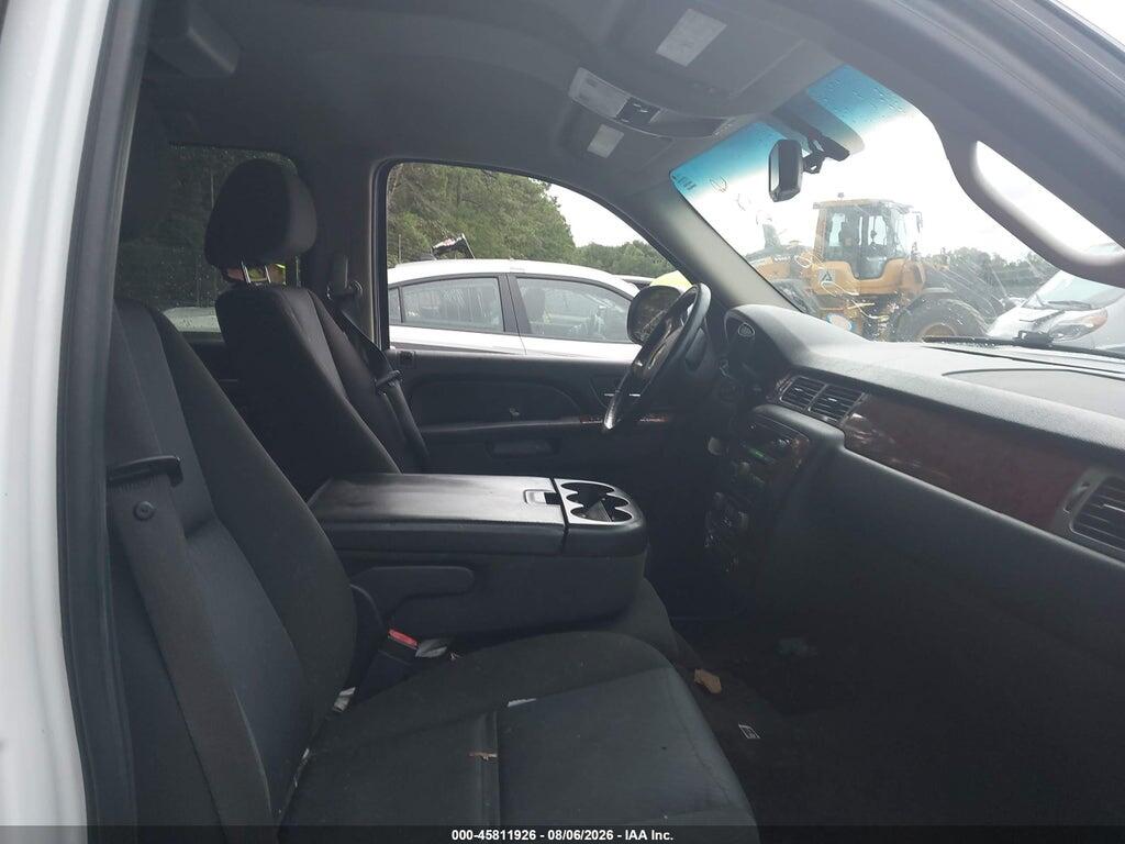 1GNSCAE03BR146719 2011 CHEVROLET TAHOE photo no. 5