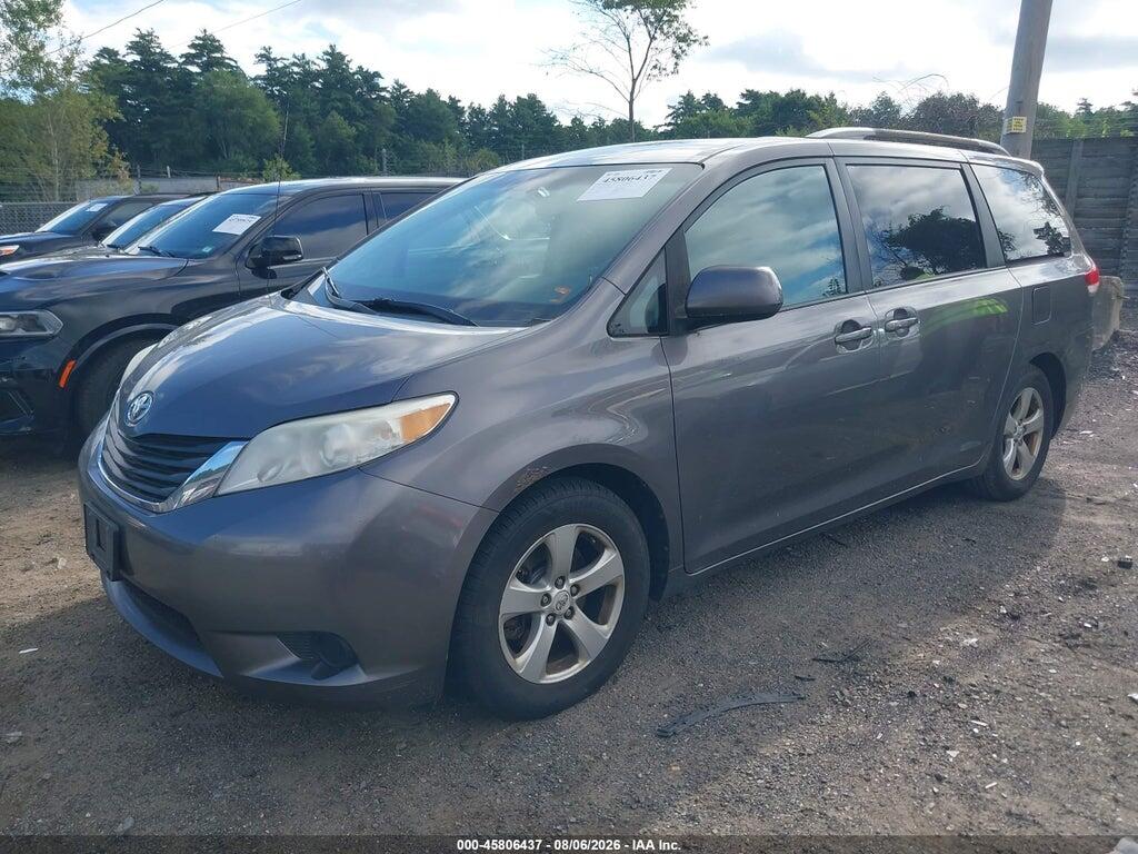 5TDKK3DC6BS014736 2011 TOYOTA SIENNA photo no. 2