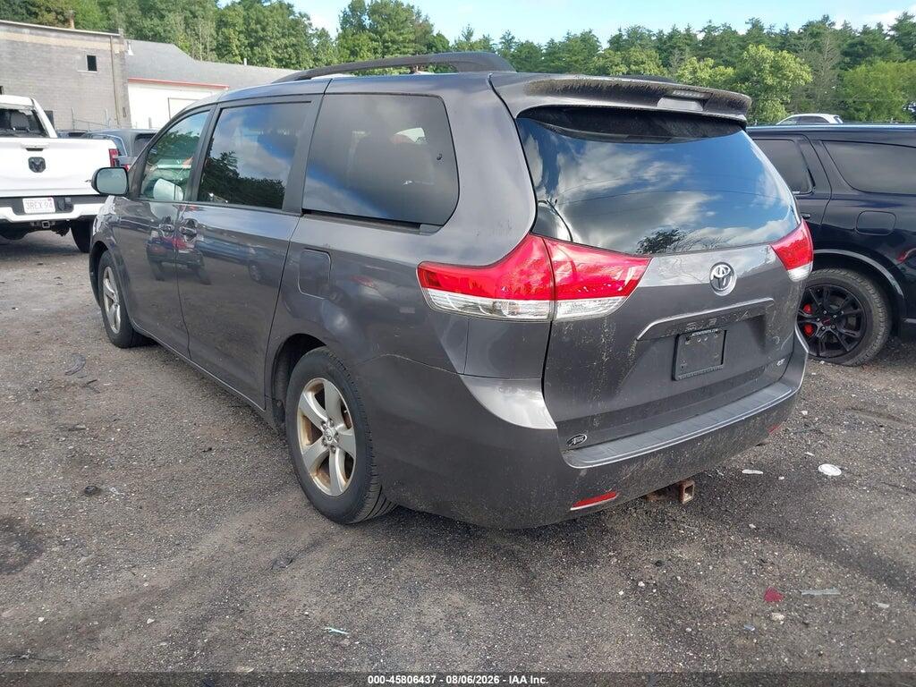 5TDKK3DC6BS014736 2011 TOYOTA SIENNA photo no. 3