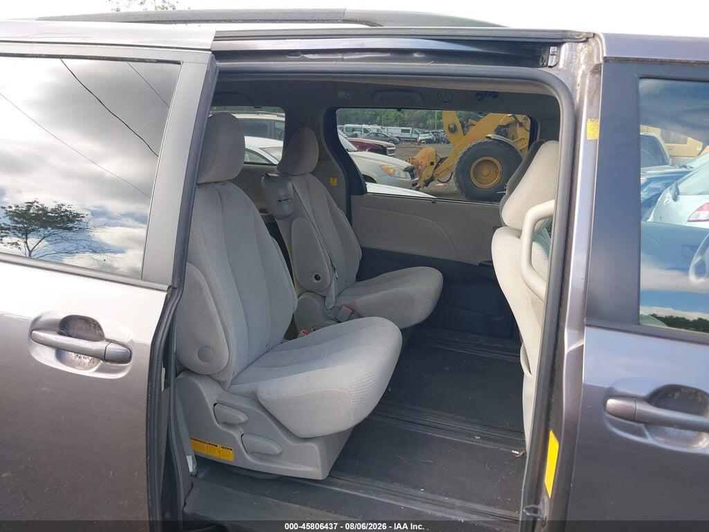 5TDKK3DC6BS014736 2011 TOYOTA SIENNA photo no. 8