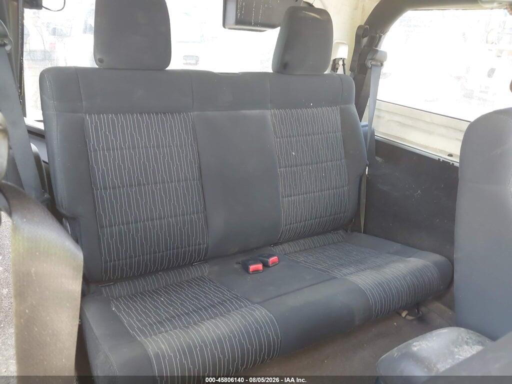 1J4BA6D17BL520610 2011 JEEP WRANGLER photo no. 8