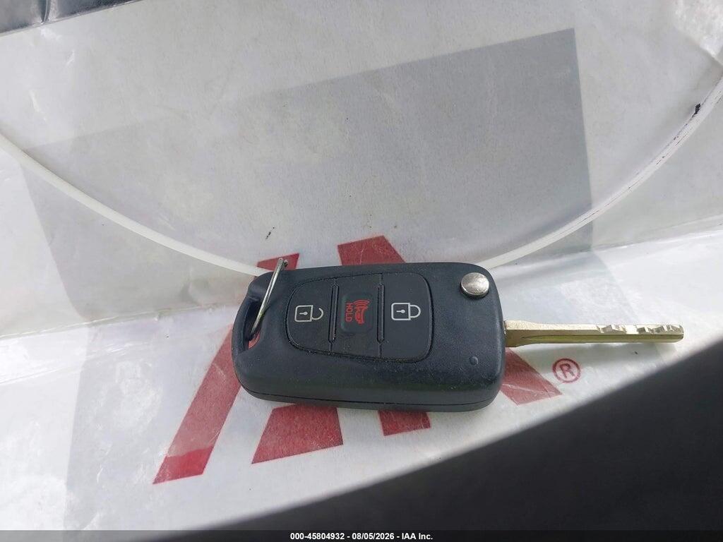 KNDJT2A22B7708588 2011 KIA SOUL photo no. 11