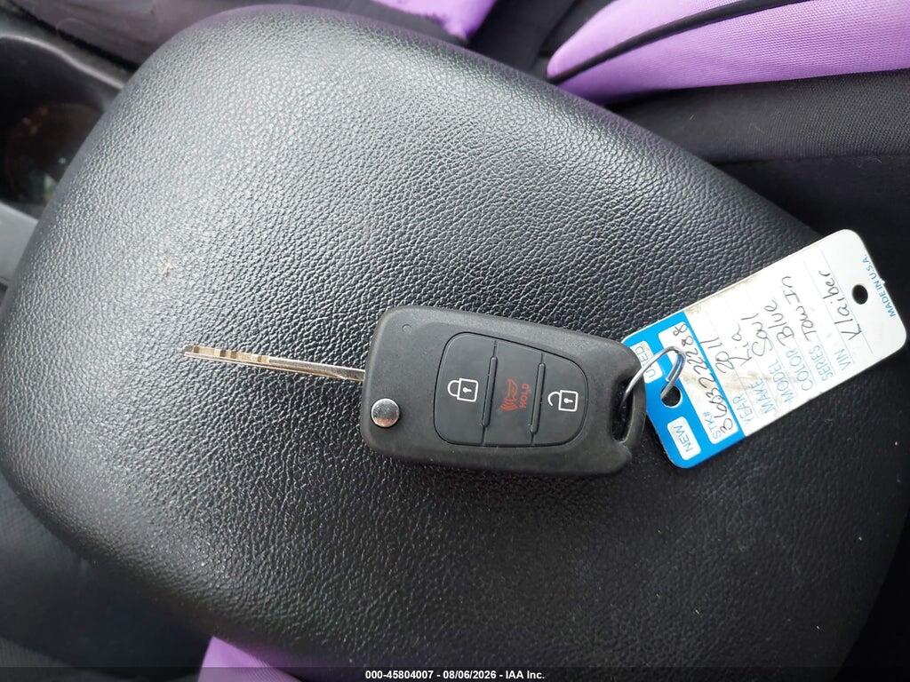 KNDJT2A25B7251744 2011 KIA SOUL photo no. 11