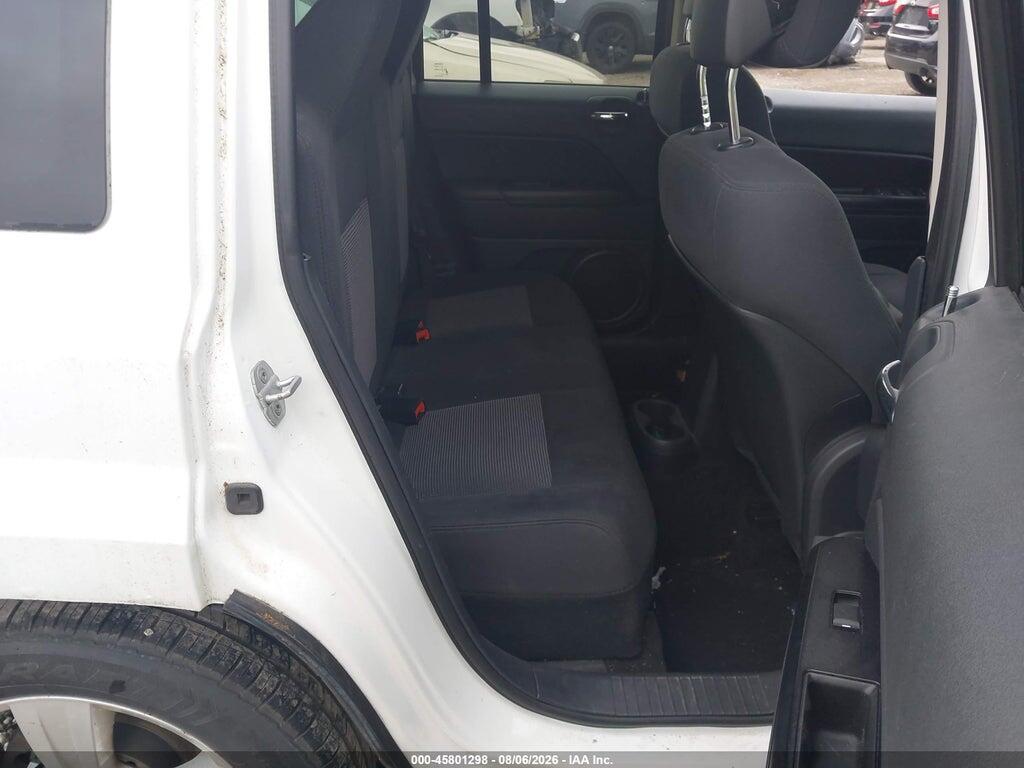 1J4NF1GB2BD282097 2011 JEEP PATRIOT photo no. 8