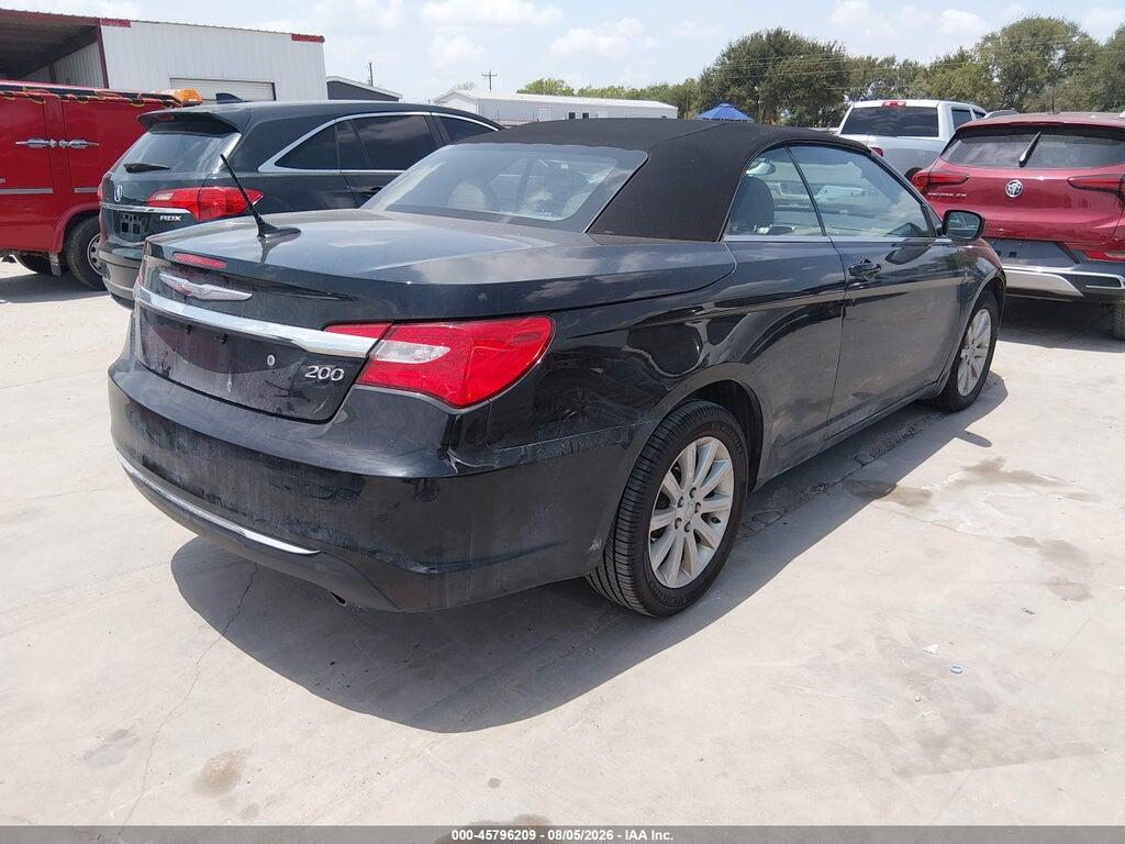 1C3BC2EG9BN529586 2011 CHRYSLER 200 photo no. 4