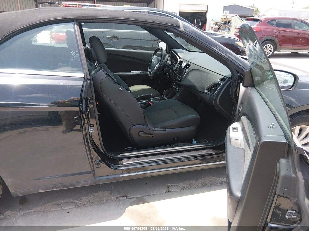 1C3BC2EG9BN529586 2011 CHRYSLER 200 photo no. 5