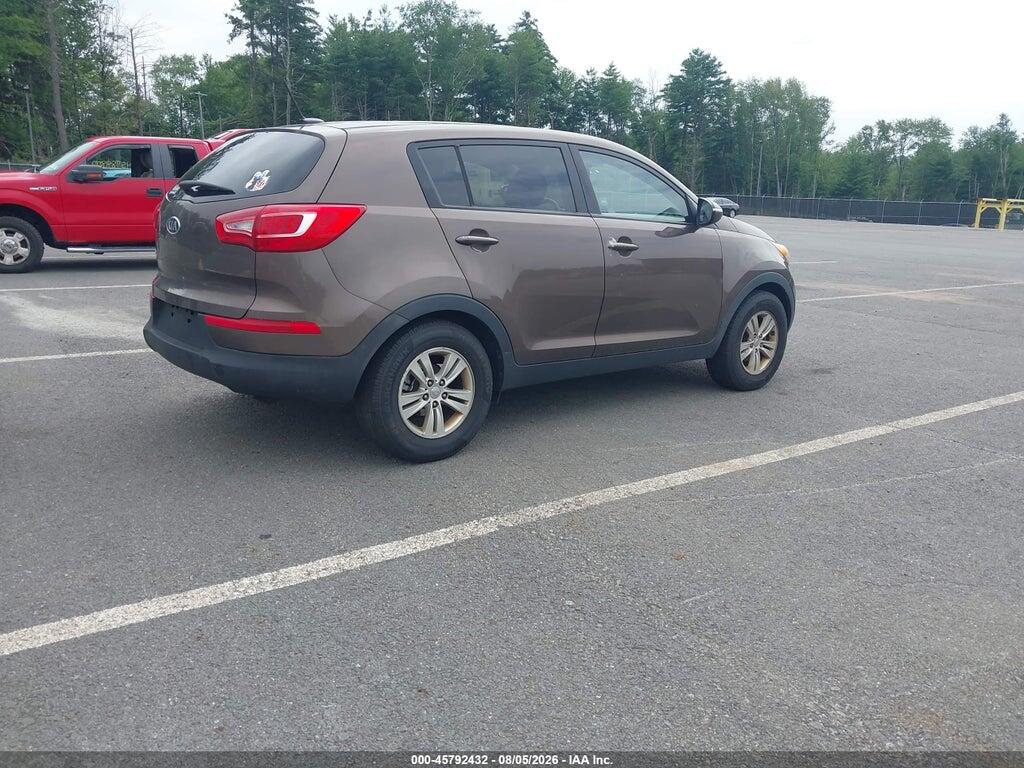 KNDPB3A24B7060366 2011 KIA SPORTAGE photo no. 4