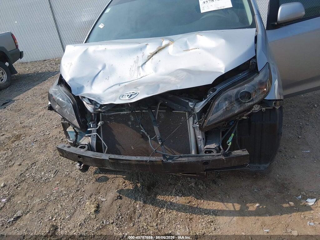 5TDDK3DC0BS011713 2011 TOYOTA SIENNA photo no. 6