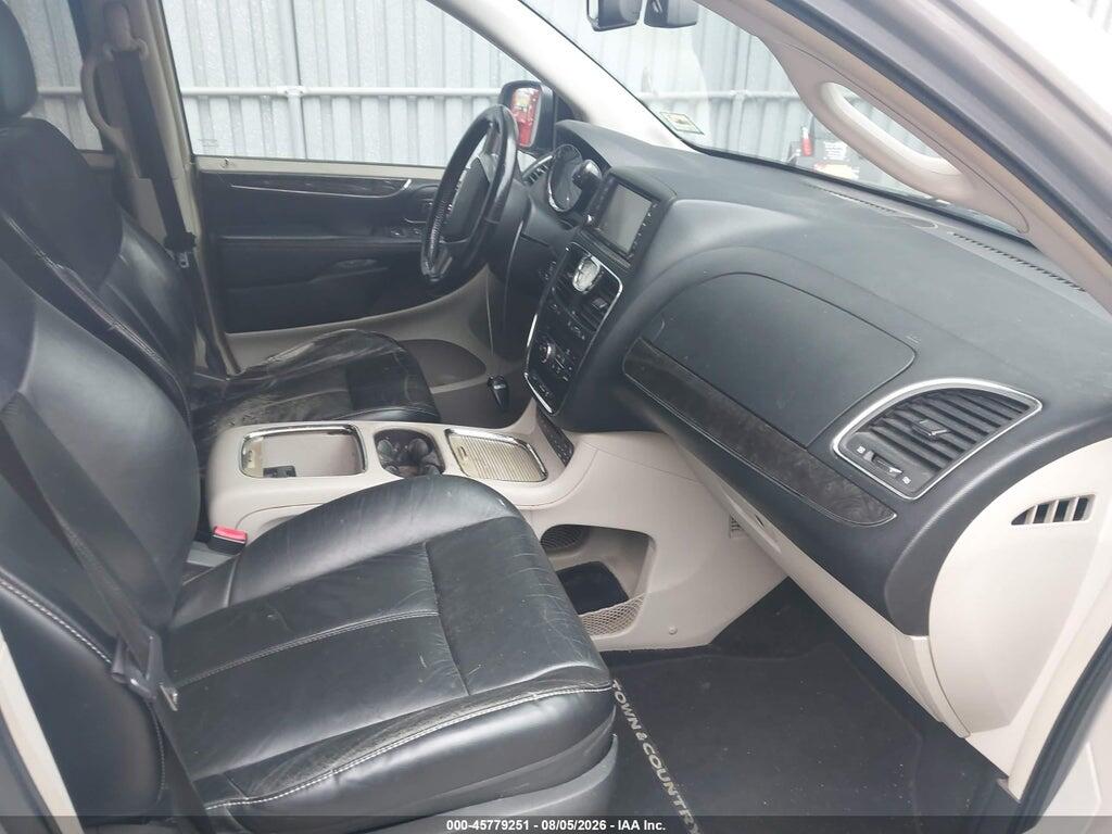2A4RR6DG3BR800818 2011 CHRYSLER TOWN & COUNTRY photo no. 5