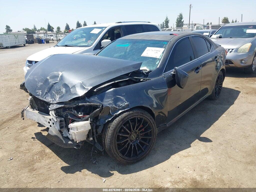 JTHBF5C29B5137993 2011 LEXUS IS 250 photo no. 2