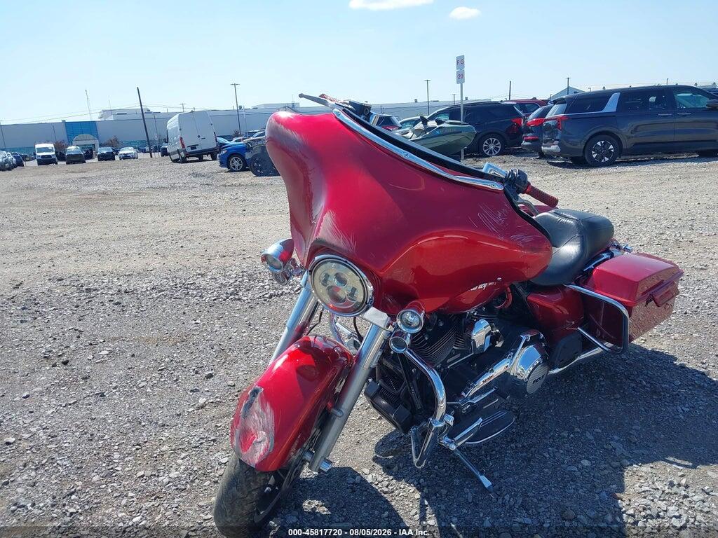 1HD1KBM19CB693400 2012 HARLEY-DAVIDSON FLHX photo no. 2