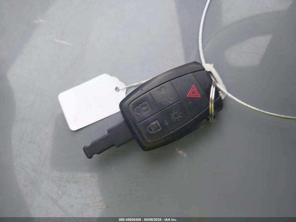 YV1672MC8CJ126170 2012 VOLVO C70 photo no. 11
