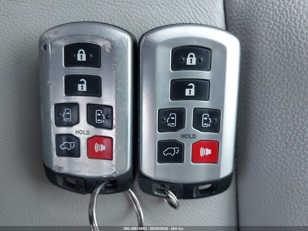 5TDDK3DC2DS056820 2013 TOYOTA SIENNA photo no. 11